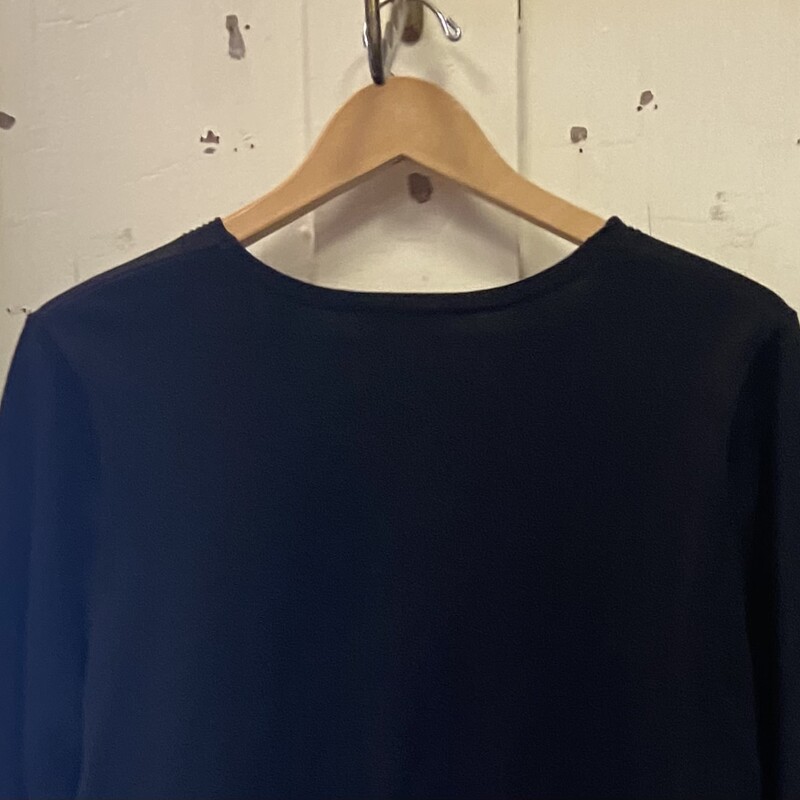 Blk V - Neck Sweater<br />
Black<br />
Size: XL - P