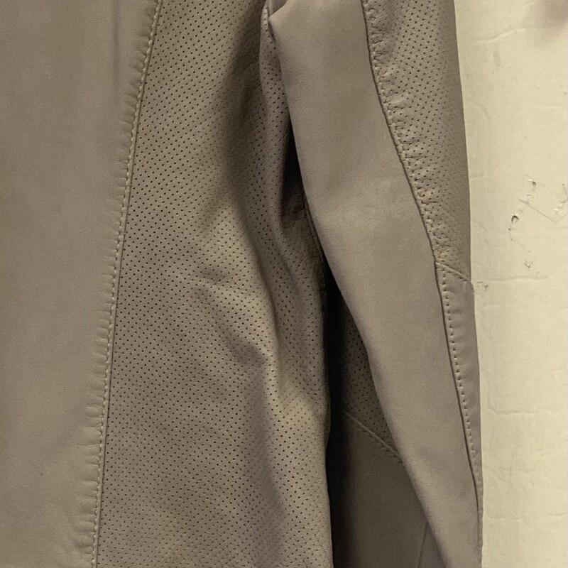 Gry Taupe Lambskin Jacket<br />
Taupe<br />
Size: L R $283