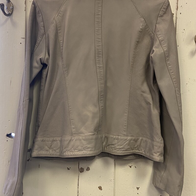 Gry Taupe Lambskin Jacket<br />
Taupe<br />
Size: L R $283