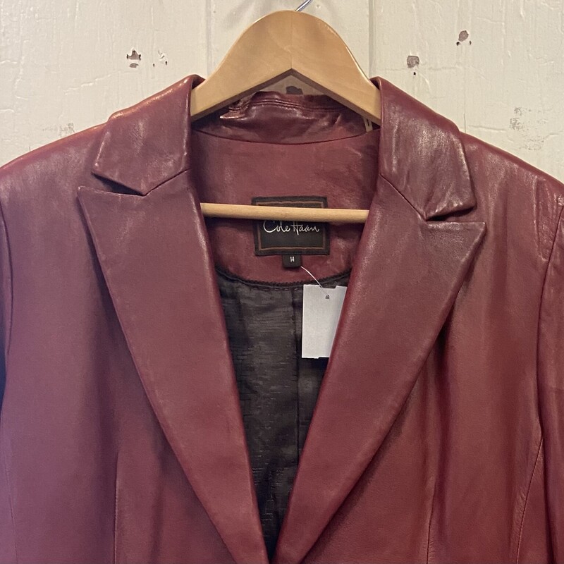 Red Lther Blazer Jacket
Red
Size: 14 R $349