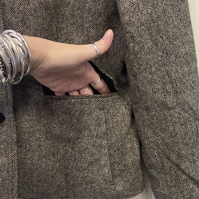 Brw Tweed Wool Blazer<br />
Brown<br />
Size: 16