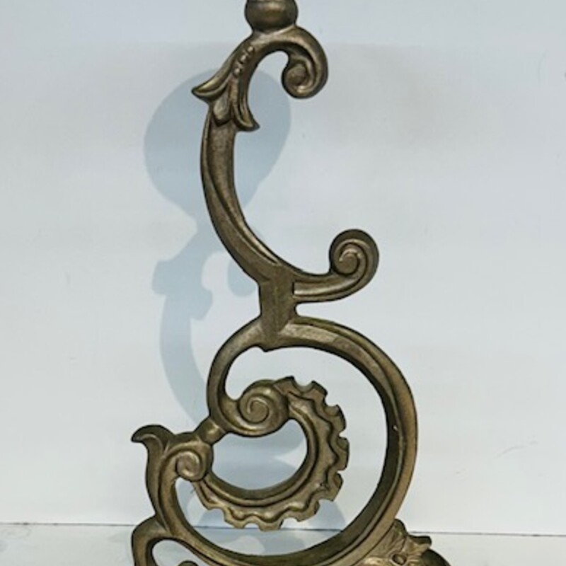 Metal Scroll Leaf Candlestick Holder
Silver
Size: 8x17H