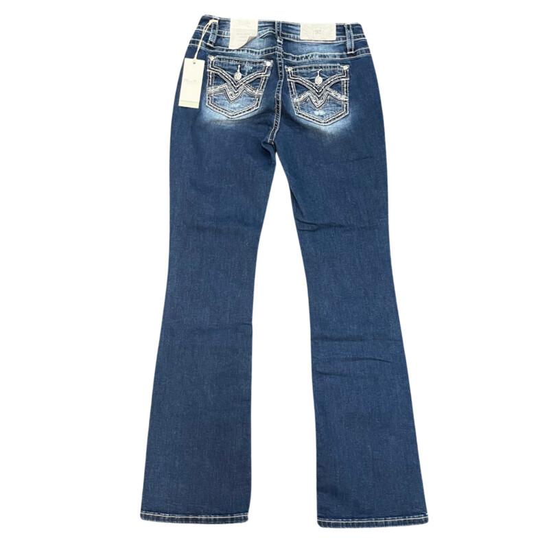 New Miss Me Jeans<br />
Mid Rise Boot<br />
Embellished Back Pockets<br />
Color:  Medium Blue<br />
Size: 30x34<br />
Retails for $114.00