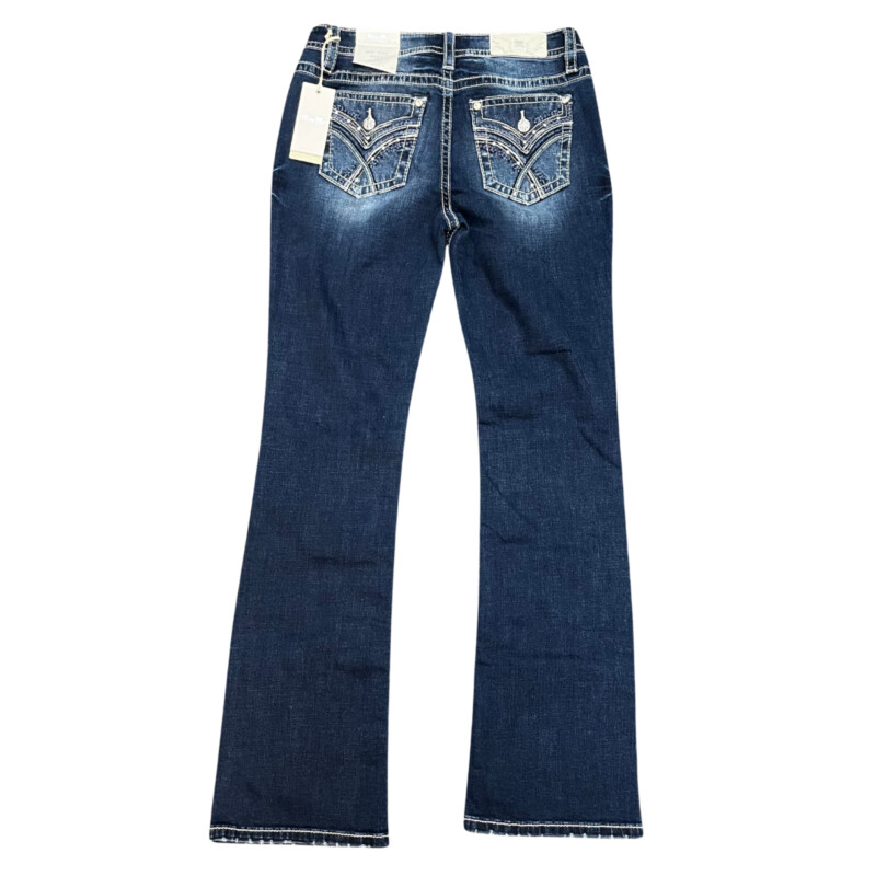 New Miss Me Jeans<br />
Mid Rise Boot<br />
Embellished back Pocket<br />
Color: Dark Blue<br />
Size: 30x34<br />
Retail for $109.00