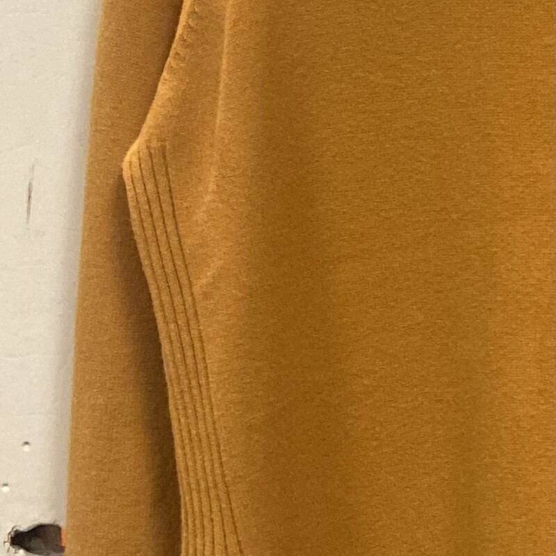 Canary Bttn Trim Sweater<br />
Canary<br />
Size: L R $129