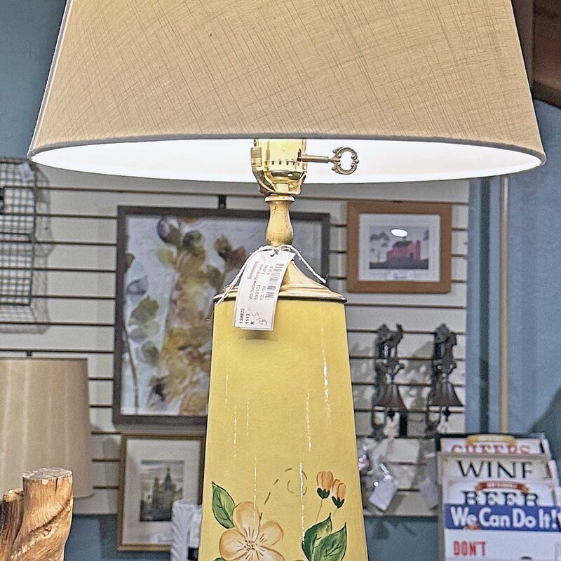 Vth Yellow Floral Lamp