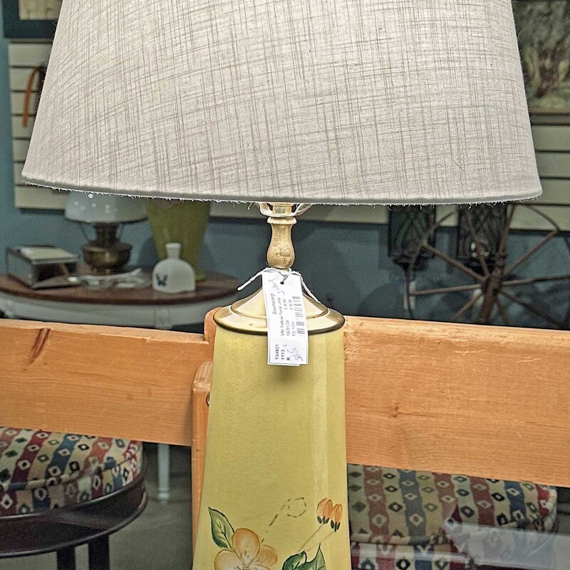 Vth Yellow Floral Lamp