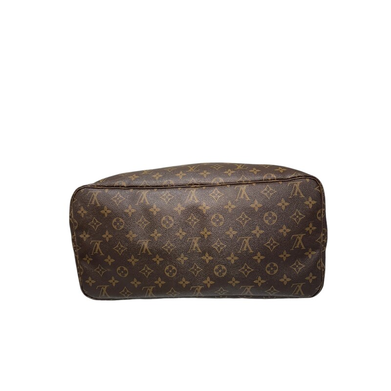 Louis Vuitton Neverfull
 Monogram
Size: GM

Wear to the handles and leather trim. Staining on inside.

Date Code:
SD3194

Dimensions:
Base length: 15.75 in
Height: 13 in
Width: 7.75 in
Drop: 8.5 in

Does not come with the original dust bag or box.