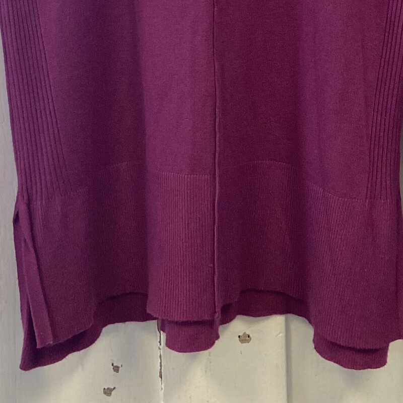 Orchid Side Slit Sweater<br />
Orchid<br />
Size: Medium