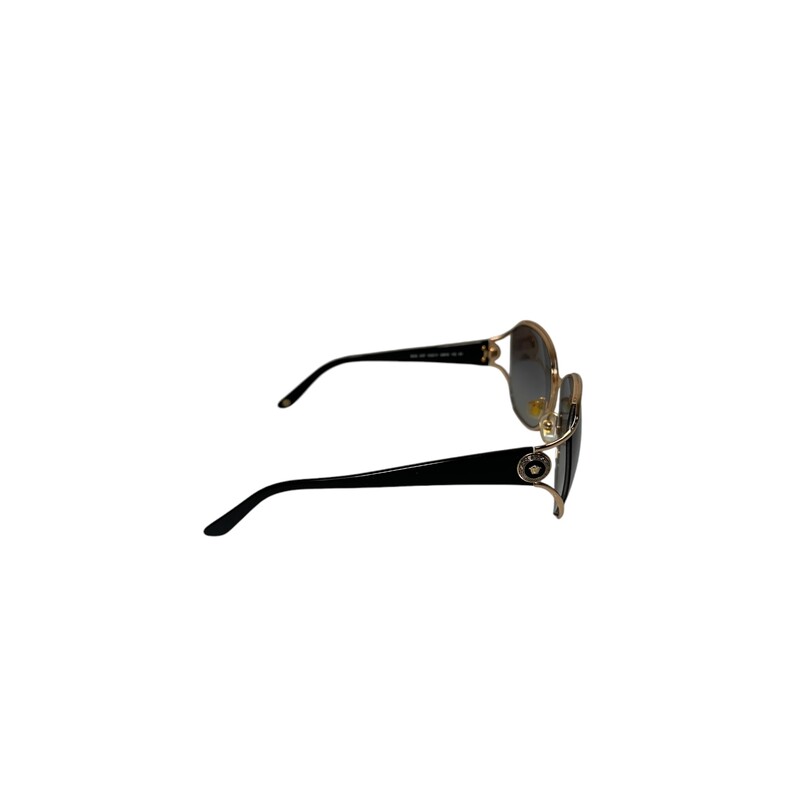 Versace Medusa Black Sunglasses<br />
Style Code:2137<br />
Some minor scratches on lenses<br />
Comes with original box