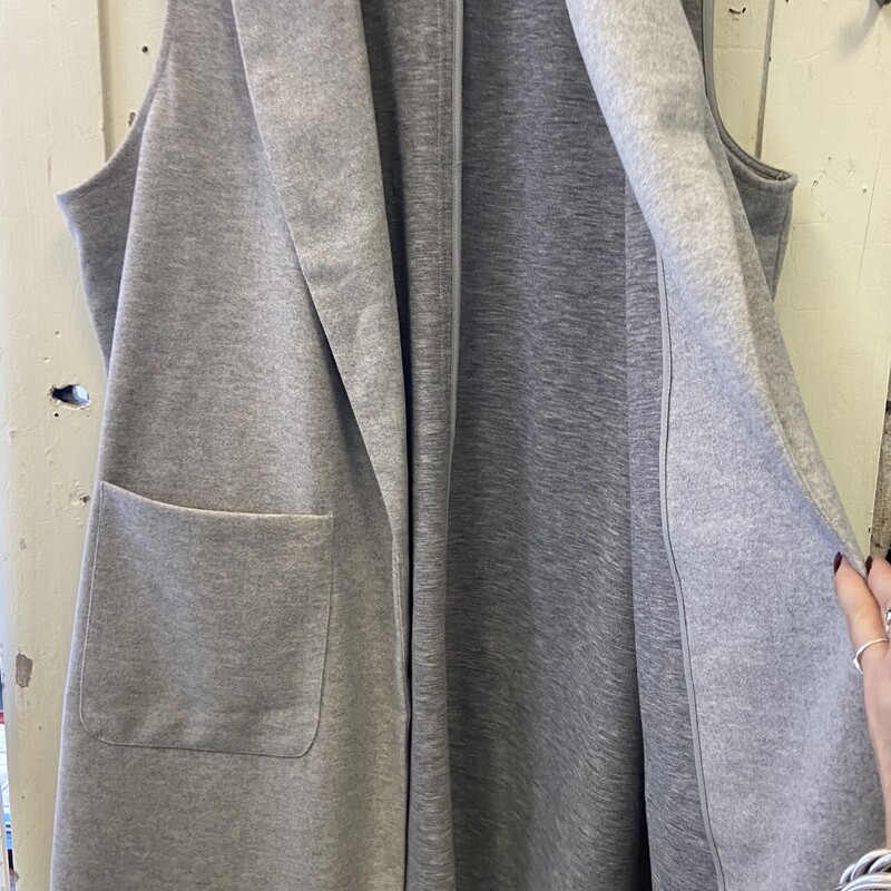 Grey Slvless Open Vest<br />
Grey<br />
Size: 3X