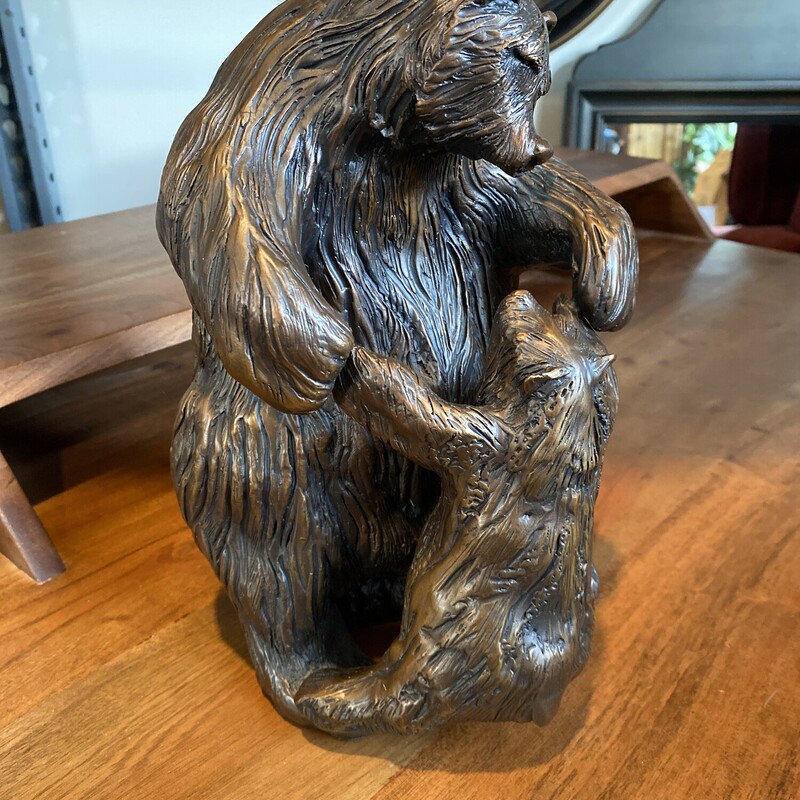 Bear Bronze Statue

Size: 11Hx7W