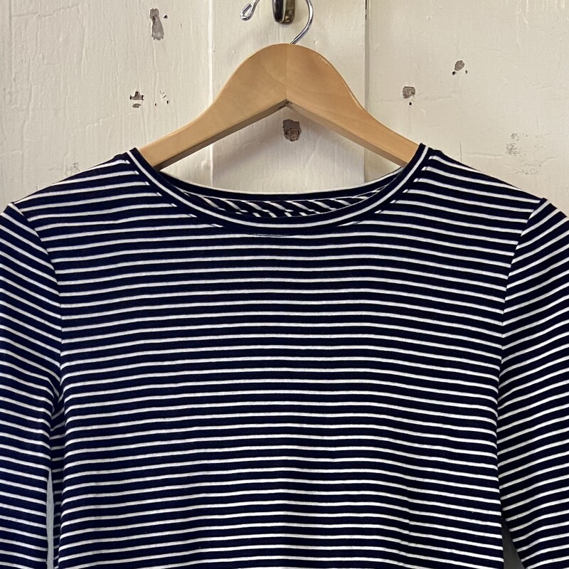 Nvy/wt Stripe Deer LS<br />
Nvy/Wht<br />
Size: M - P