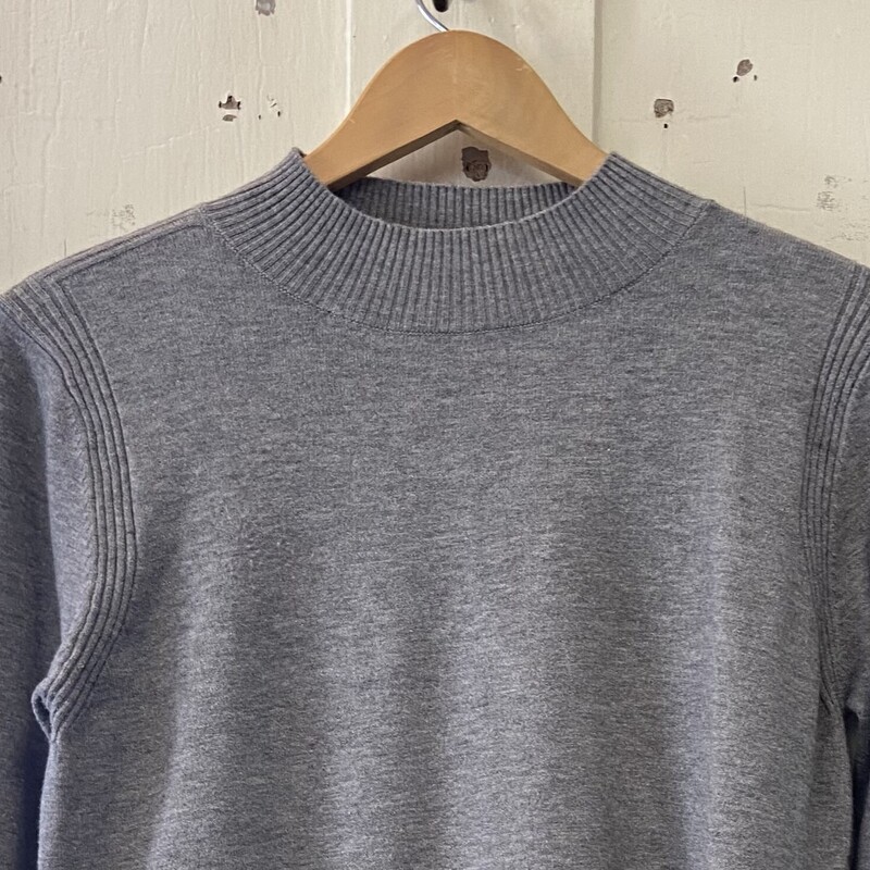 Gry Mock Turtle Sweater<br />
Grey<br />
Size: M R $55