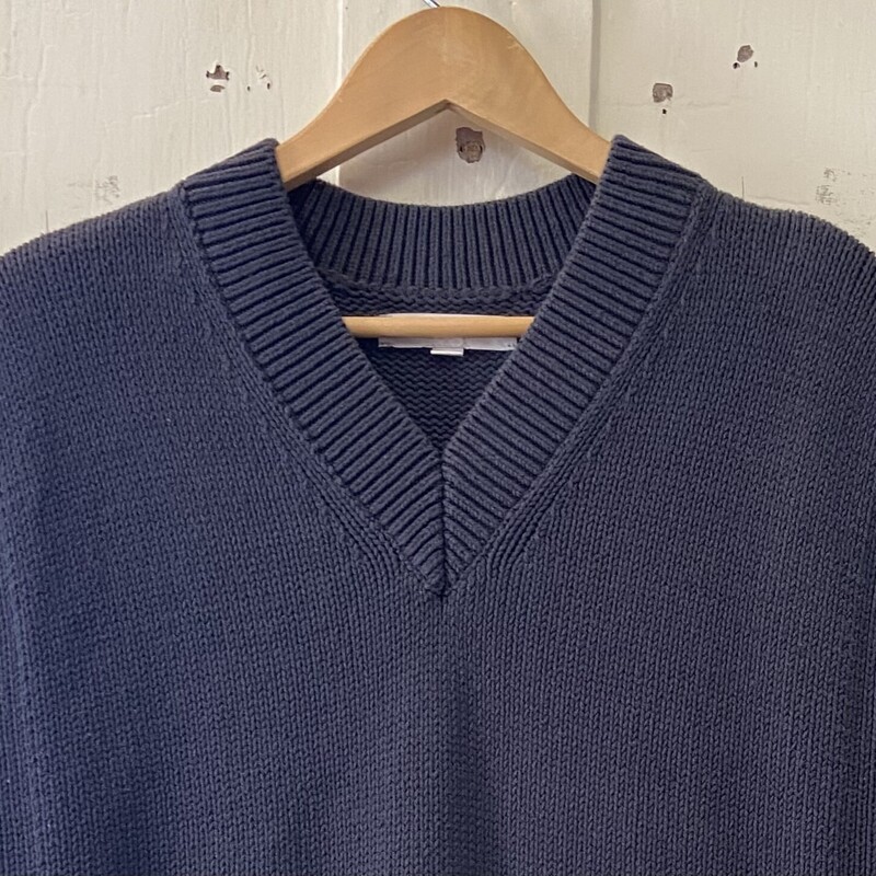 Blue Gry Sweater Vest<br />
Blue Gry<br />
Size: Small