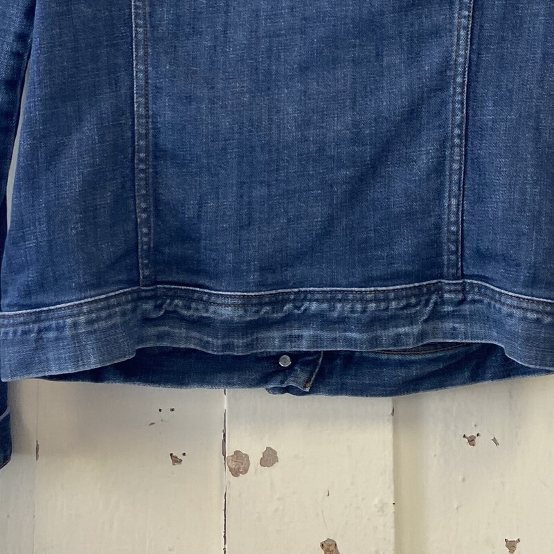 Denim Jacket<br />
Blue<br />
Size: Small