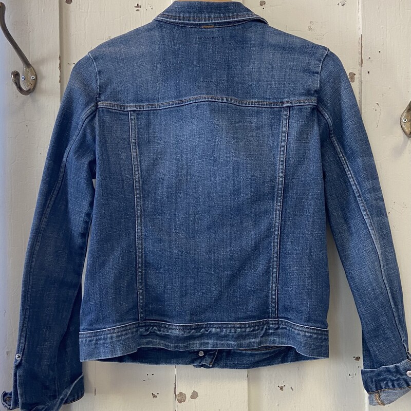 Denim Jacket<br />
Blue<br />
Size: Small