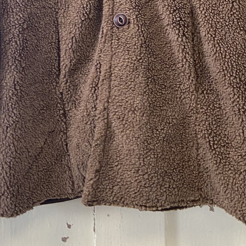 Brw Sherpa Reverse Coat<br />
Brown<br />
Size: Small