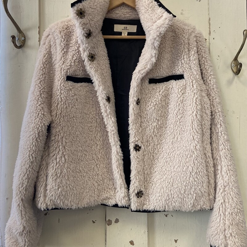 Crm Fuzzy Snap Jacket<br />
Cream<br />
Size: Medium