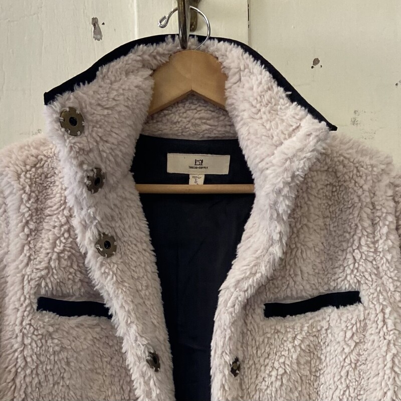 Crm Fuzzy Snap Jacket<br />
Cream<br />
Size: Medium