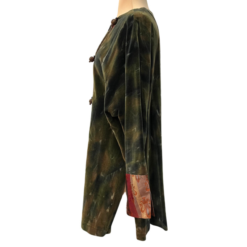 Very EclecticClothing By Lisa Jacket<br />
Handmade!<br />
Velvet with Silk Fleur De Lis Pattern Detail<br />
Every Detail is Stunning!<br />
Olive and Rust<br />
Size: Large