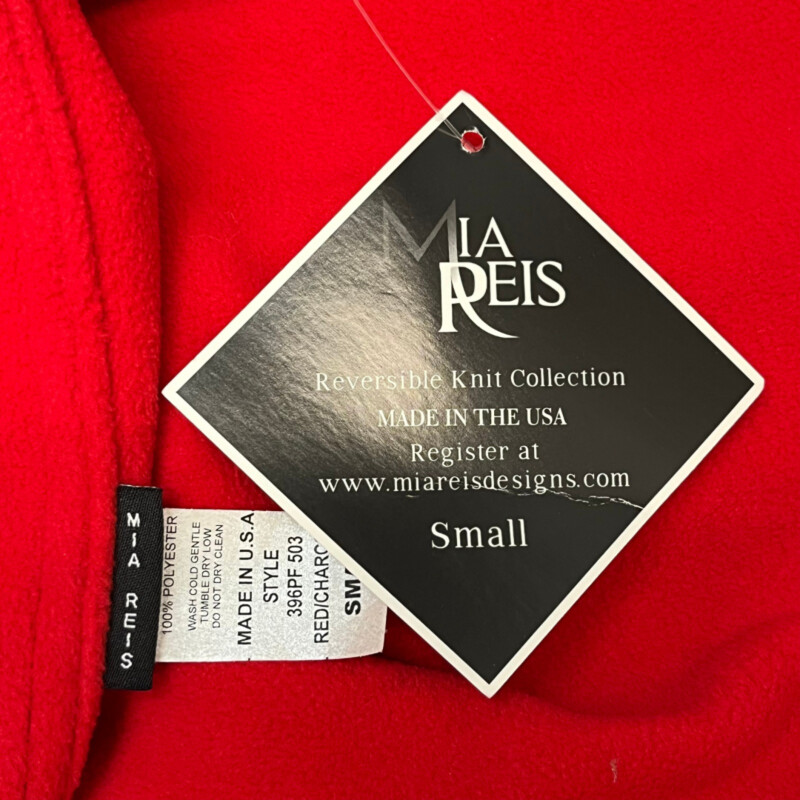 NWT Mia Reis Fleece Vest
Reversible
Colors: Red and Gray
Size: Small
Retails for $158.99