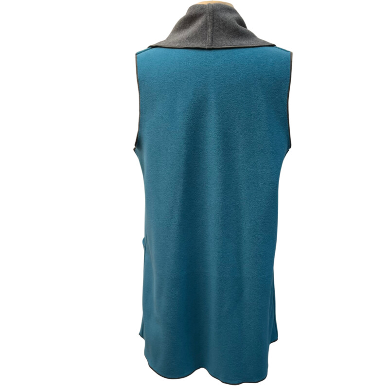 NWOT Mia Reis Fleece Vest<br />
Reversible<br />
Colors: Turquoise and Gray<br />
Size: Small<br />
Retails for $158.99