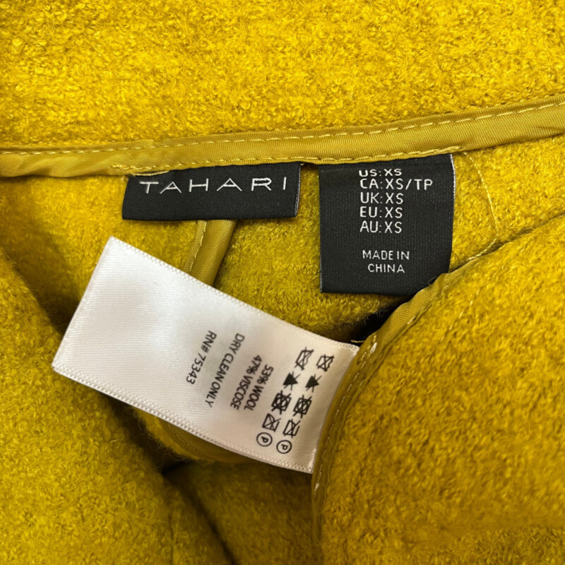 Tahari Moto Jacket<br />
Wool Blend<br />
Color:  Golden<br />
Size: XS