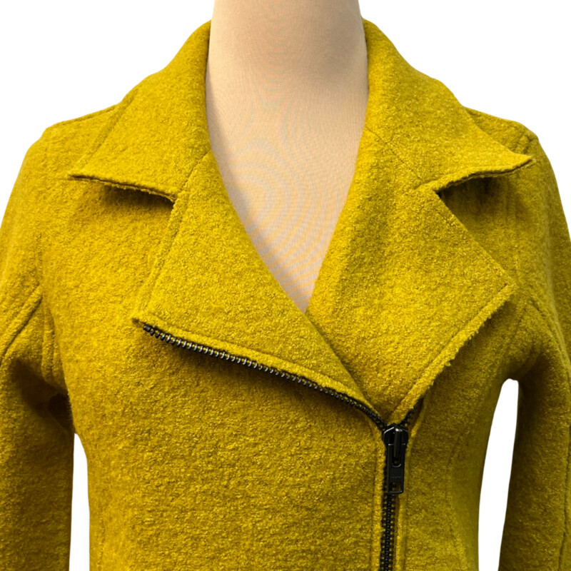 Tahari Moto Jacket<br />
Wool Blend<br />
Color:  Golden<br />
Size: XS