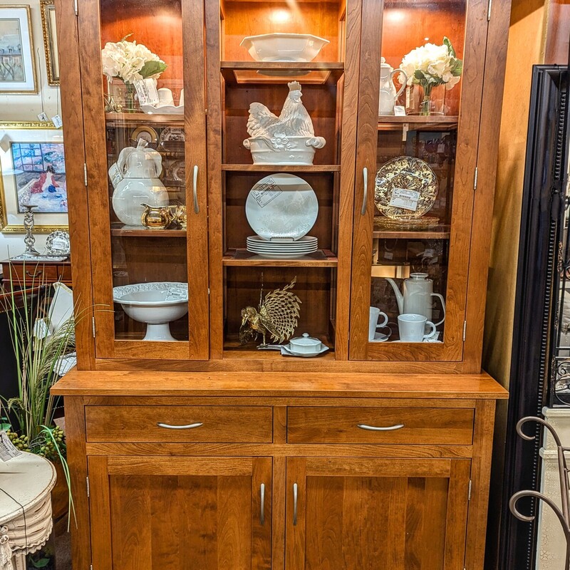 Solid Maple Lit Hutch