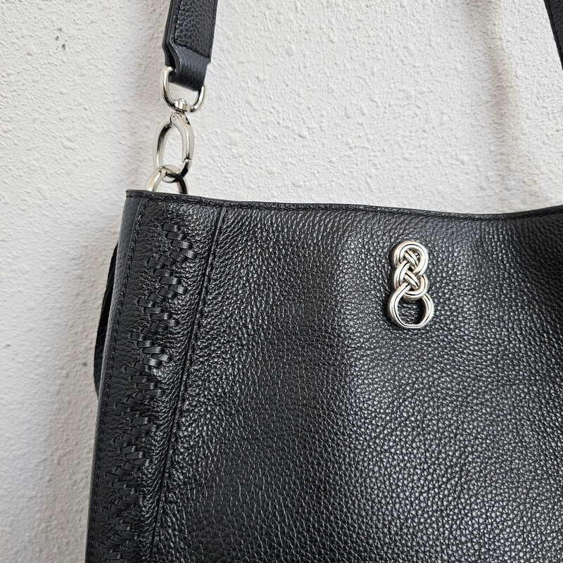 Brighton,<br />
Black<br />
Size: Crossbody