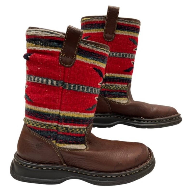 Born Tomahawk Boots<br />
Vintage 2000s<br />
Super cozy and unique style- perfect for winter<br />
Cream genuine leather foot with wool tribal print shaft<br />
Colors: Brown, Red, Teal, Navy, yellow, and Cream<br />
Size: 9<br />
<br />
Toes have water marks...see photo