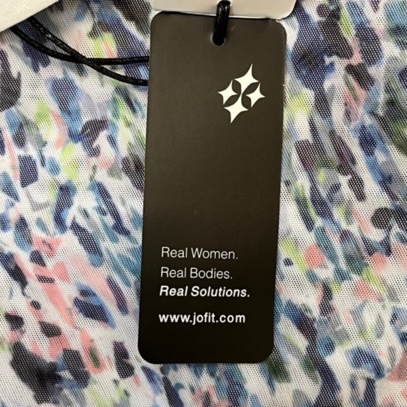 NEW Jofit Flounce Polo
Flounce detail in the back
Tipped collar
Back darts give the waist shape
Scooped bottom hem lengthens your leg line and provides extra coverage
4-way stretch fabric won't bag or sag
Size: XLarge