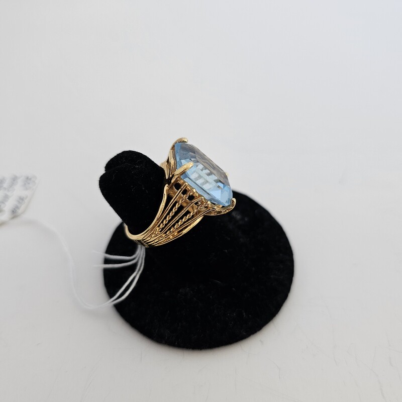 Rectangular Blue Stone, 18K GE, Size: 6