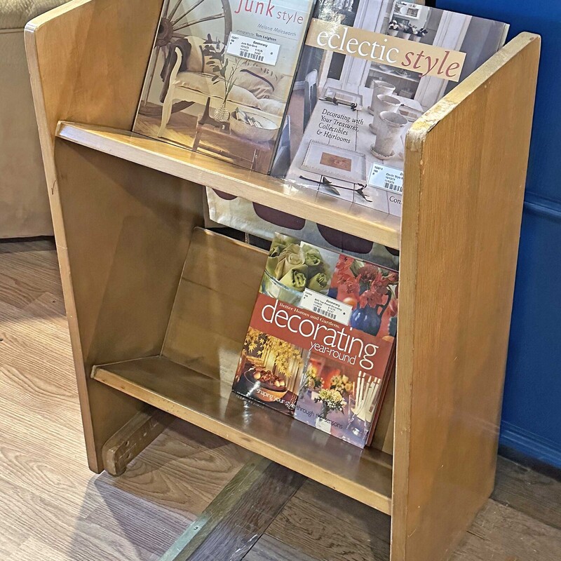 2 Shelf Book Stand