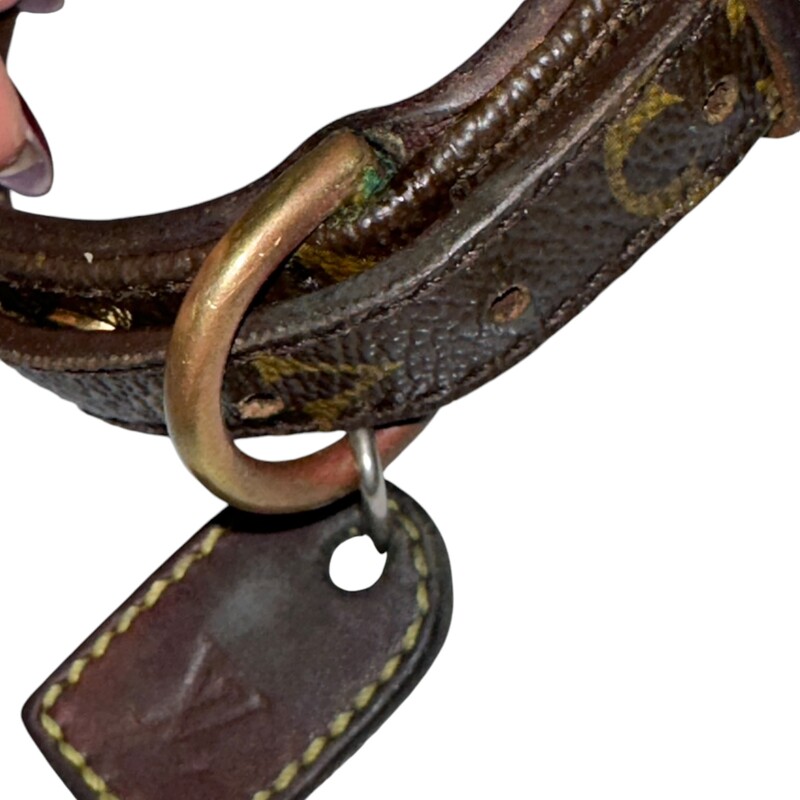 Louis Vuitton Dog Collar, Monogram<br />
<br />
Date Code: TH4070<br />
<br />
Interior Leather worn and darkened. Hardware worn and scratched.<br />
Does not come with original dust bag or box.