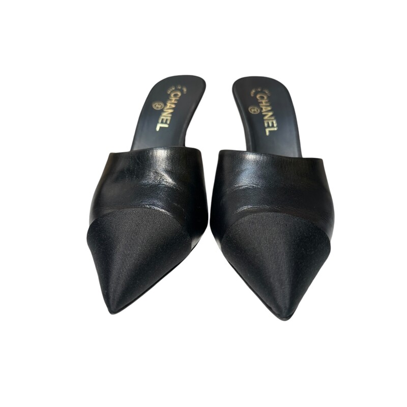 Chanel Pearl Mules Black Mules<br />
Size 40<br />
Black pointed heels<br />
Does not come with original box and dust bag<br />
Code: D - G32100<br />
Heel Height: 3.5<br />
In excellent condition