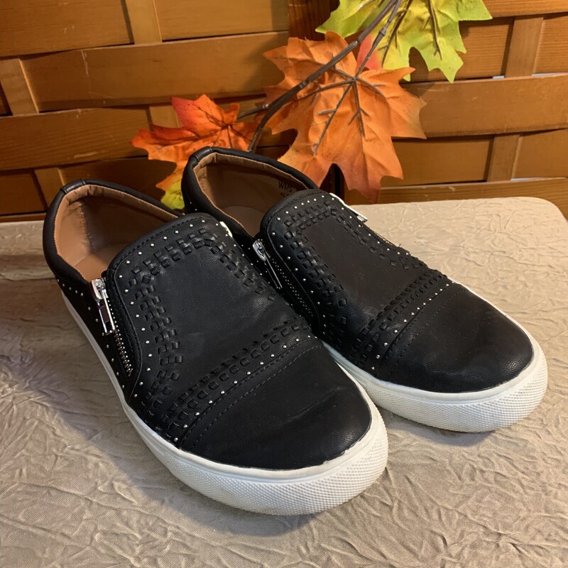 Black Shoes With Zippers, Size: 8.5