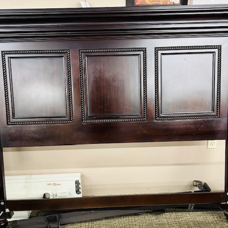 3 Panel Wood Queen Bed