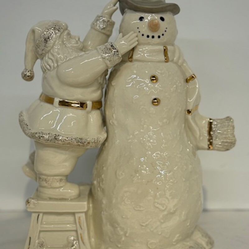 Lenox Santa On Stool With Snowman
White and Gold
Size: 7x9H