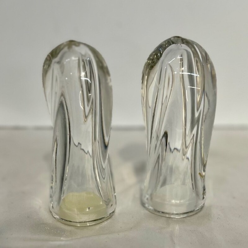 Nambe Glass Salt & Pepper
Set of 2
Clear
Size: 2 x 4H