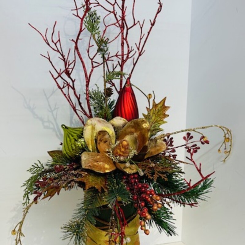 Bulb Pine Berry Bouquet in
Tall Vase with Ribbon
Red Green Gold
Size: 17 x 14 x 28H