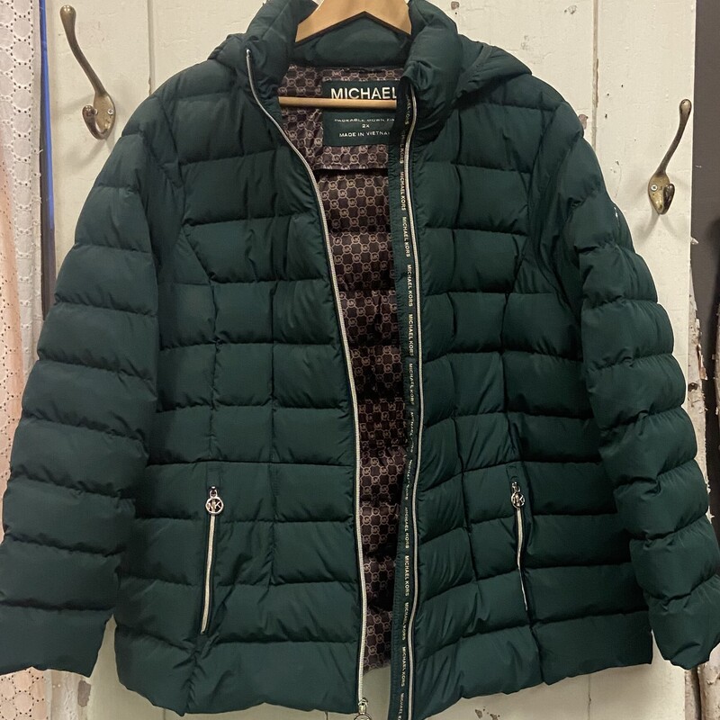 Grn Pff Down Coat<br />
Green<br />
Size: 2X R$179