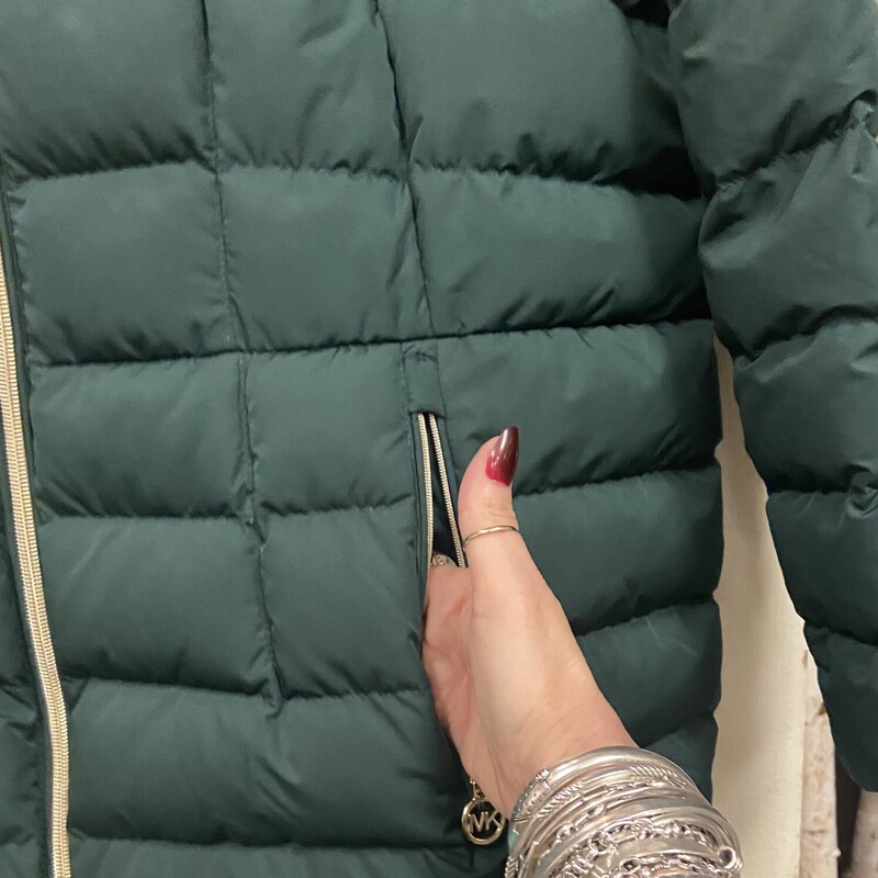 Grn Pff Down Coat<br />
Green<br />
Size: 2X R$179