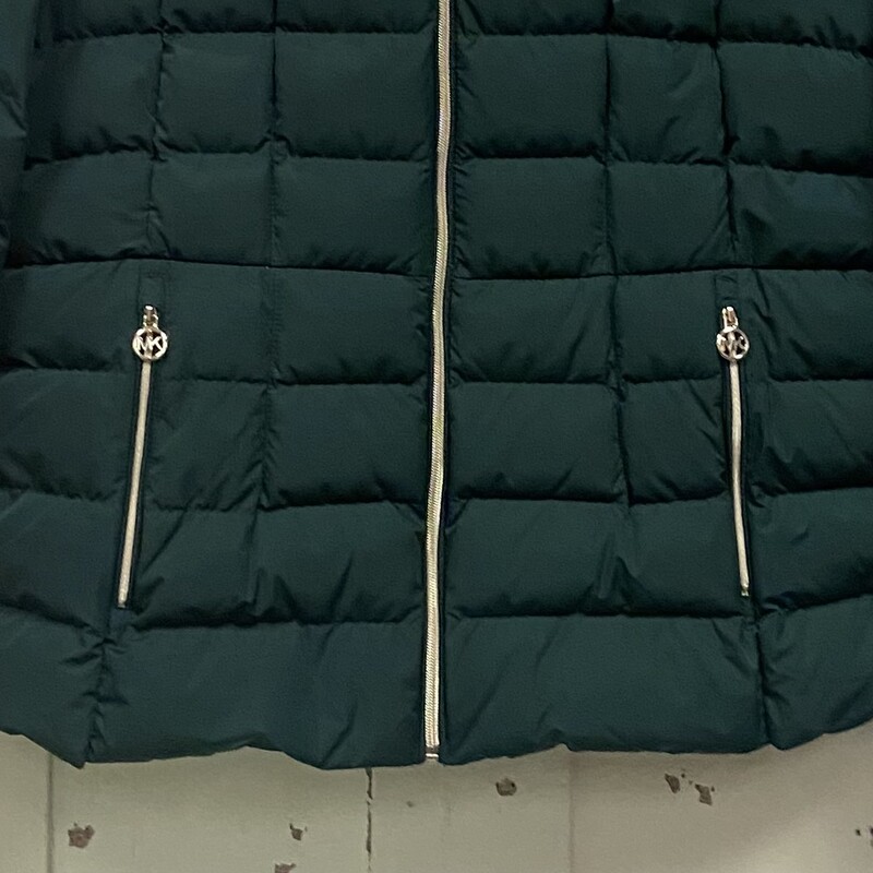 Grn Pff Down Coat<br />
Green<br />
Size: 2X R$179