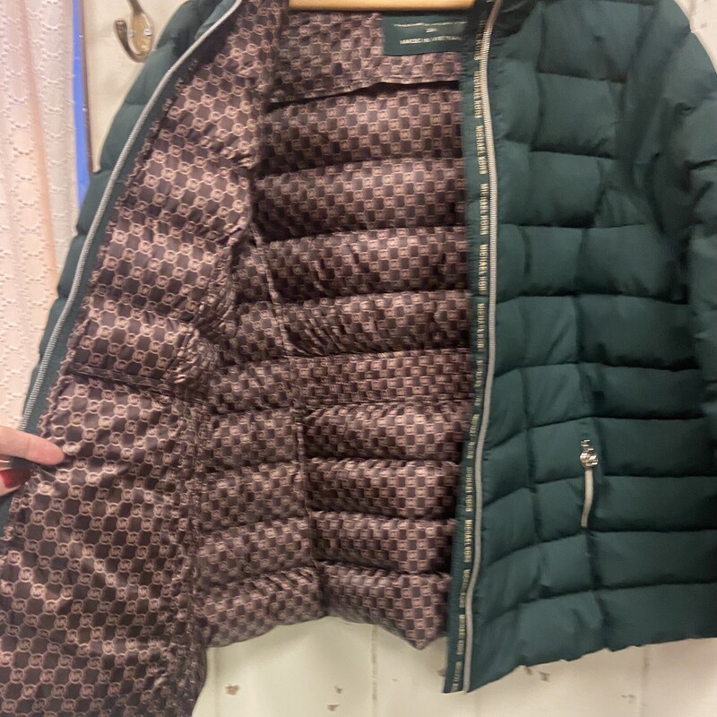 Grn Pff Down Coat<br />
Green<br />
Size: 2X R$179