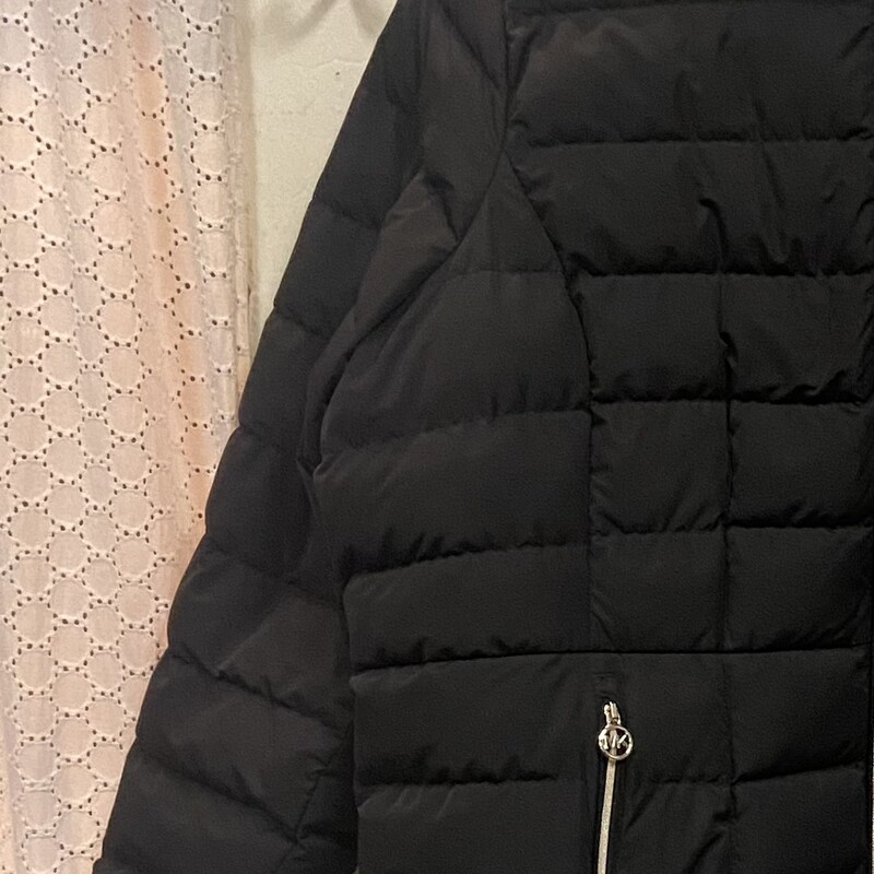 Blk pff pck down coat<br />
Blk<br />
Size: 2X R $149