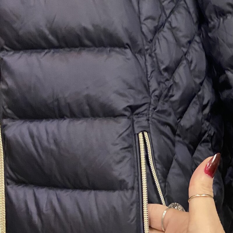 Indigo Pff Pck Dwn Coat<br />
Indigo<br />
Size: 2X R $149