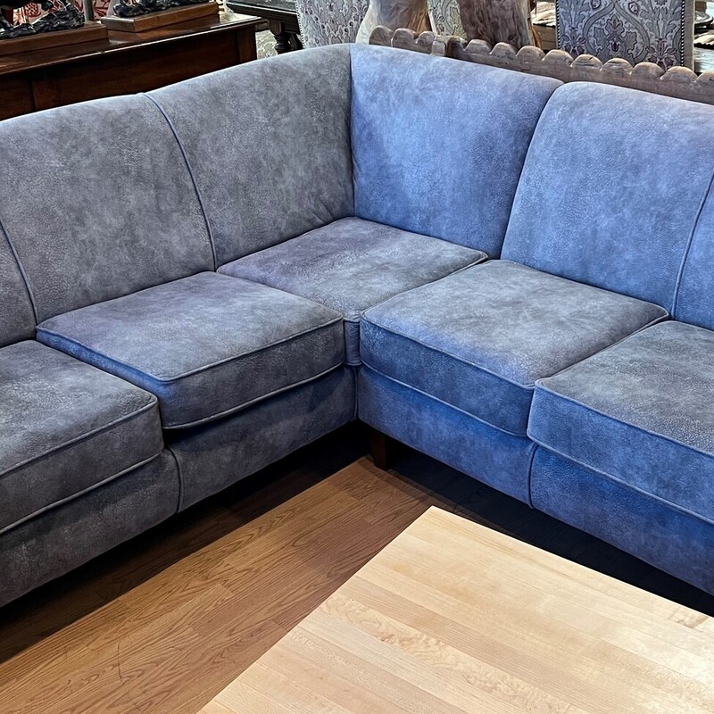 England 2pc Sectional