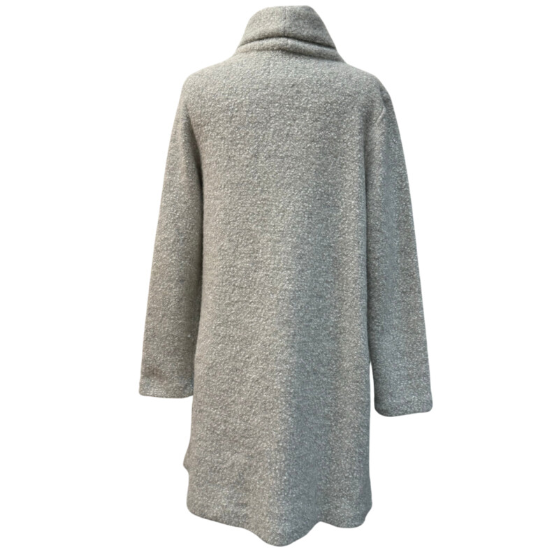 Max Studio Wrap Coat<br />
Has Pockets<br />
Wool Blend<br />
Color: Marled Gray and White<br />
Size: Medium